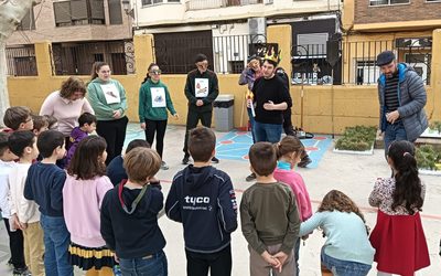 Estudiantes de FP Forestal acercan la educación ambiental a los escolares de Requena